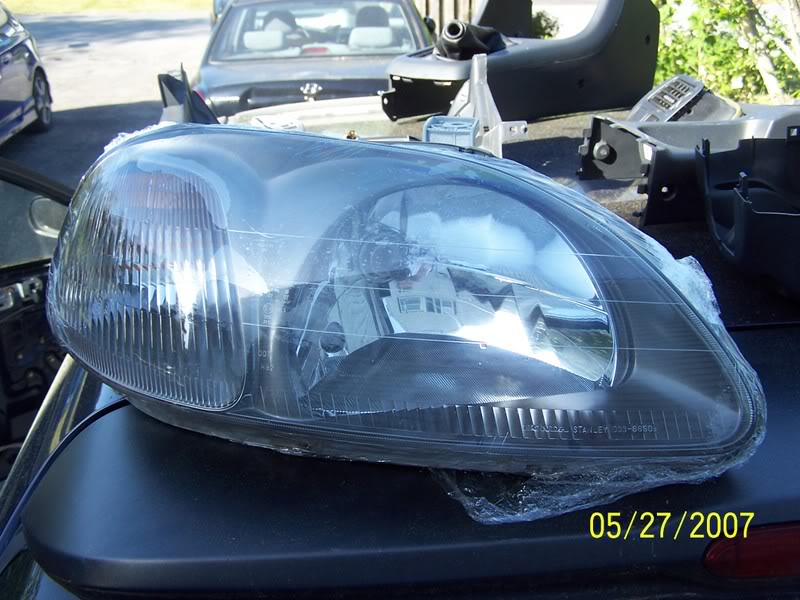 Name:  RightSideJDMHeadlight1.jpg
Views: 98
Size:  90.9 KB